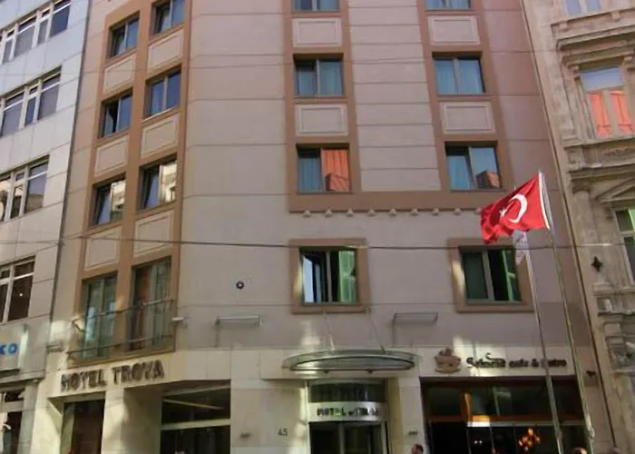 Troya Hotel 3*